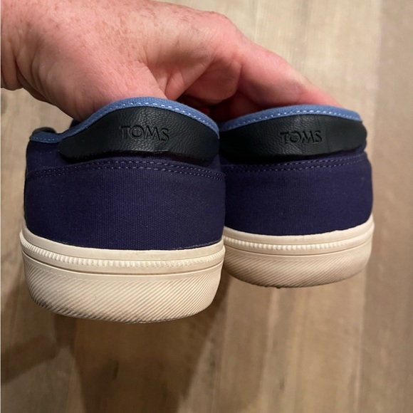 TOMS | Vegan Slip On Sharks Printed Canvas Sneakers - Picture 3 of 9